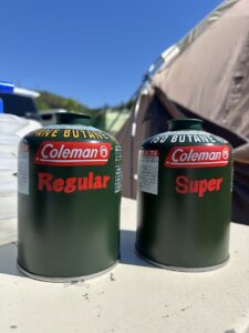 コールマンのLPガス缶(レギュラーとスーパー)